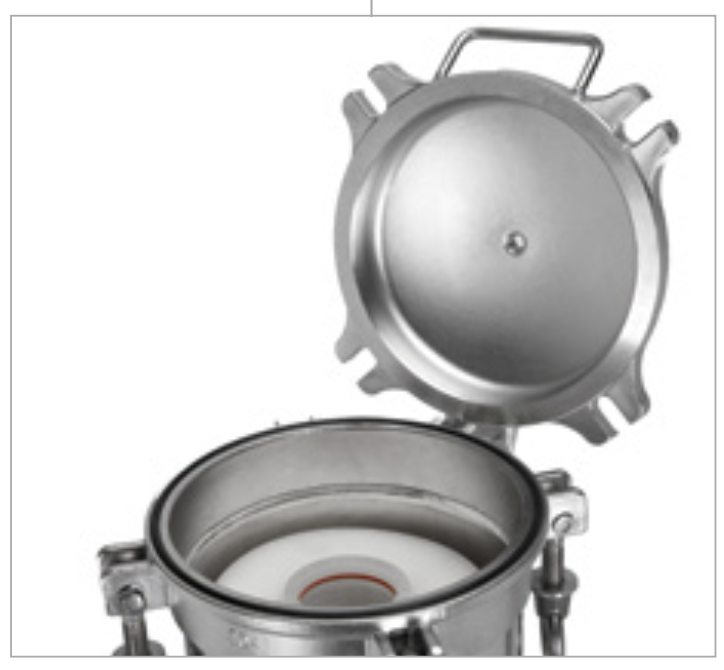 Hydroscientic 28 GPM Stainless Steel Swing Bolt 4-Filter Jumbo 10 inch Filter Housing - MRH-410-2